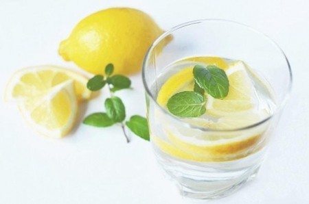 benefits of lemon water glass