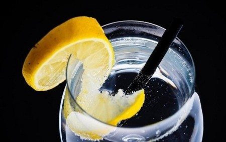 benefits of lemon water refreshing