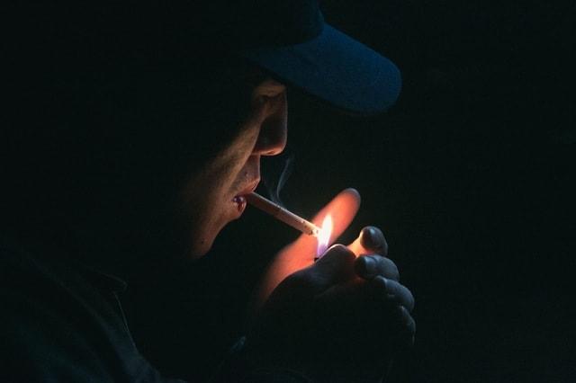 quit smoking lighting smoke