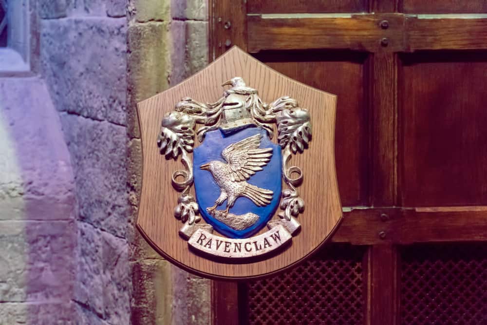 Ravenclaw crest with eagle and the diadem of rowena ravenclaw